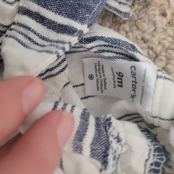 Carter's 2 pc linen outfit 9 months white and blue - Picture 2 of 3